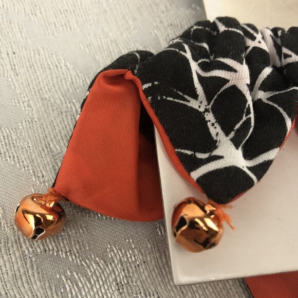 Celebrate It Halloween Ruffled Collar/Wristband/Hair Scrunchie (Set of 2) - Picture 7 of 10